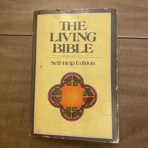 The Living Bible Paraphrased Self-Help Edition Tyndale House 1976 Paperback